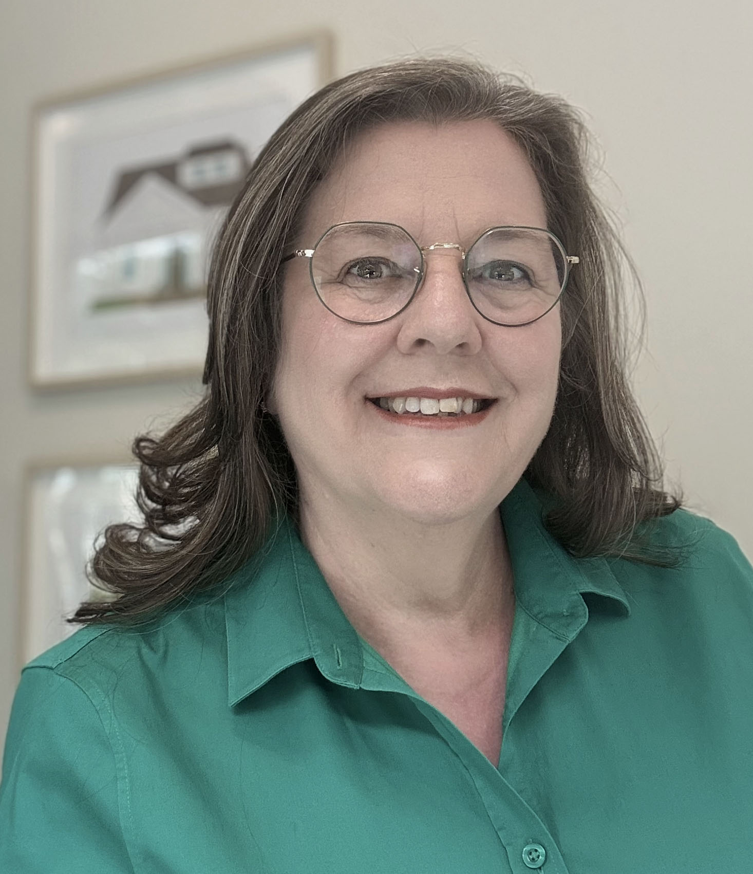 Catherine Crago Headshot